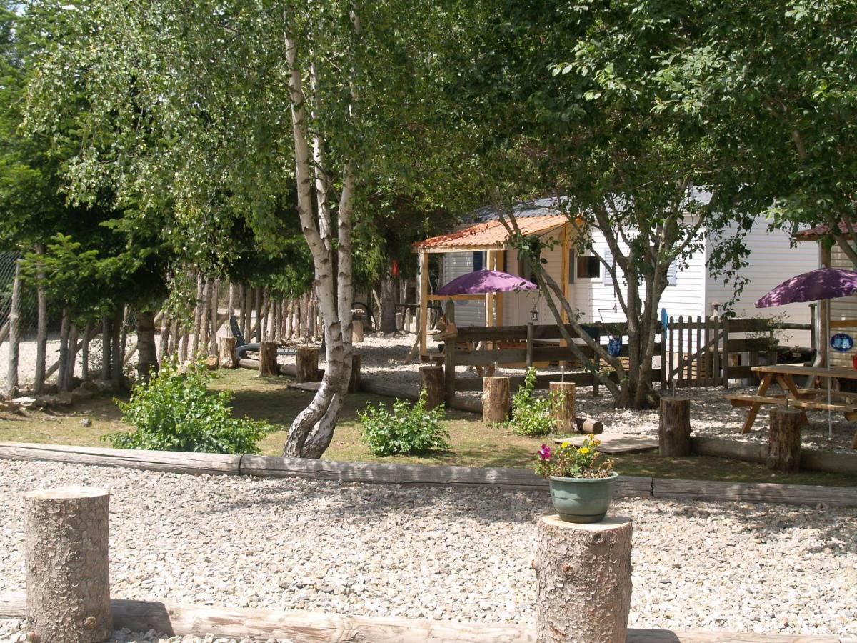 Le Sous Bois De Jade Hotel Chasserades Buitenkant foto