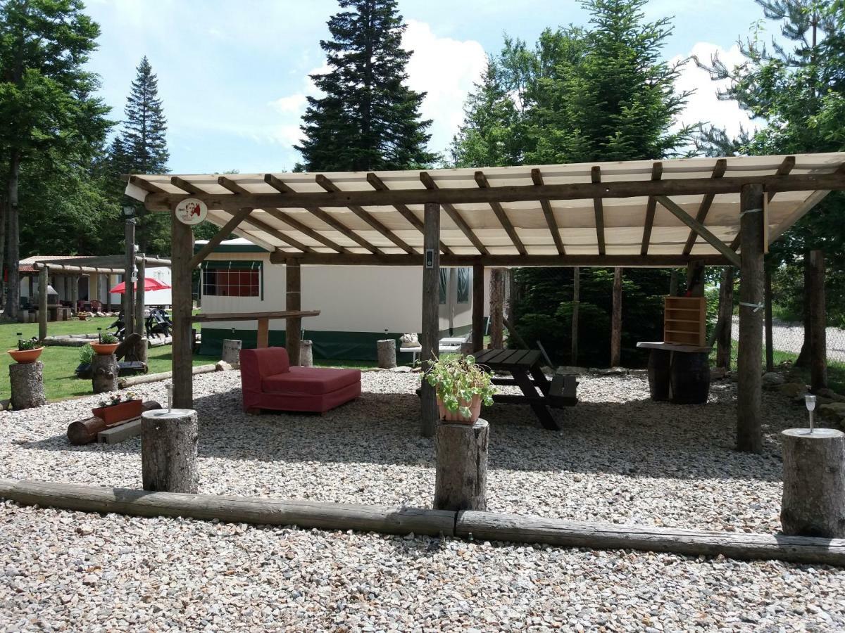 Le Sous Bois De Jade Hotel Chasserades Buitenkant foto