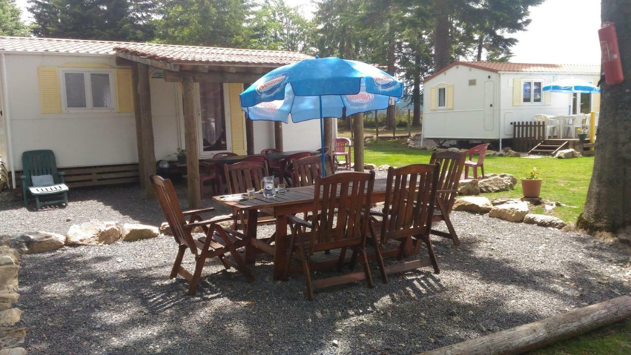 Le Sous Bois De Jade Hotel Chasserades Buitenkant foto