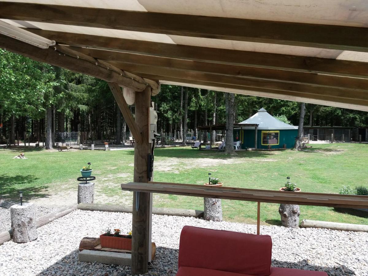 Le Sous Bois De Jade Hotel Chasserades Buitenkant foto