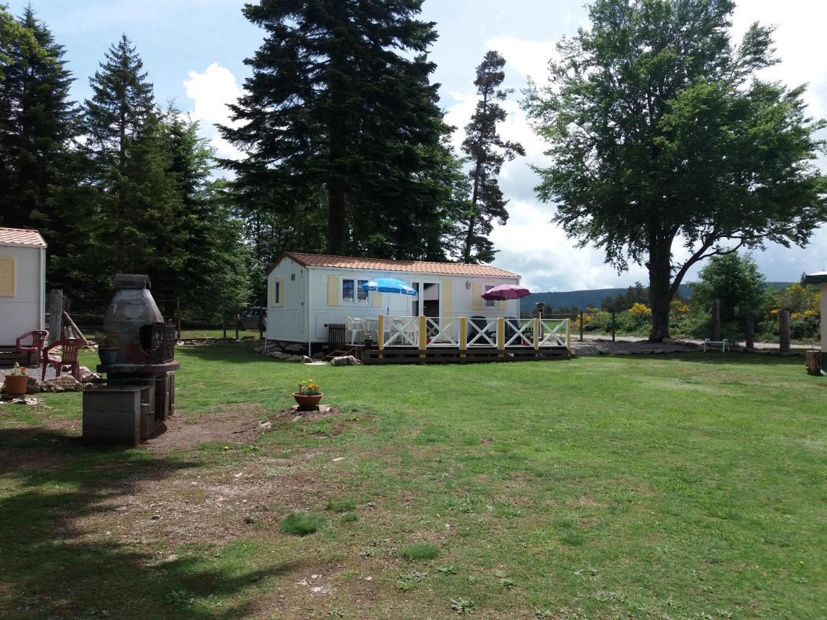 Le Sous Bois De Jade Hotel Chasserades Buitenkant foto